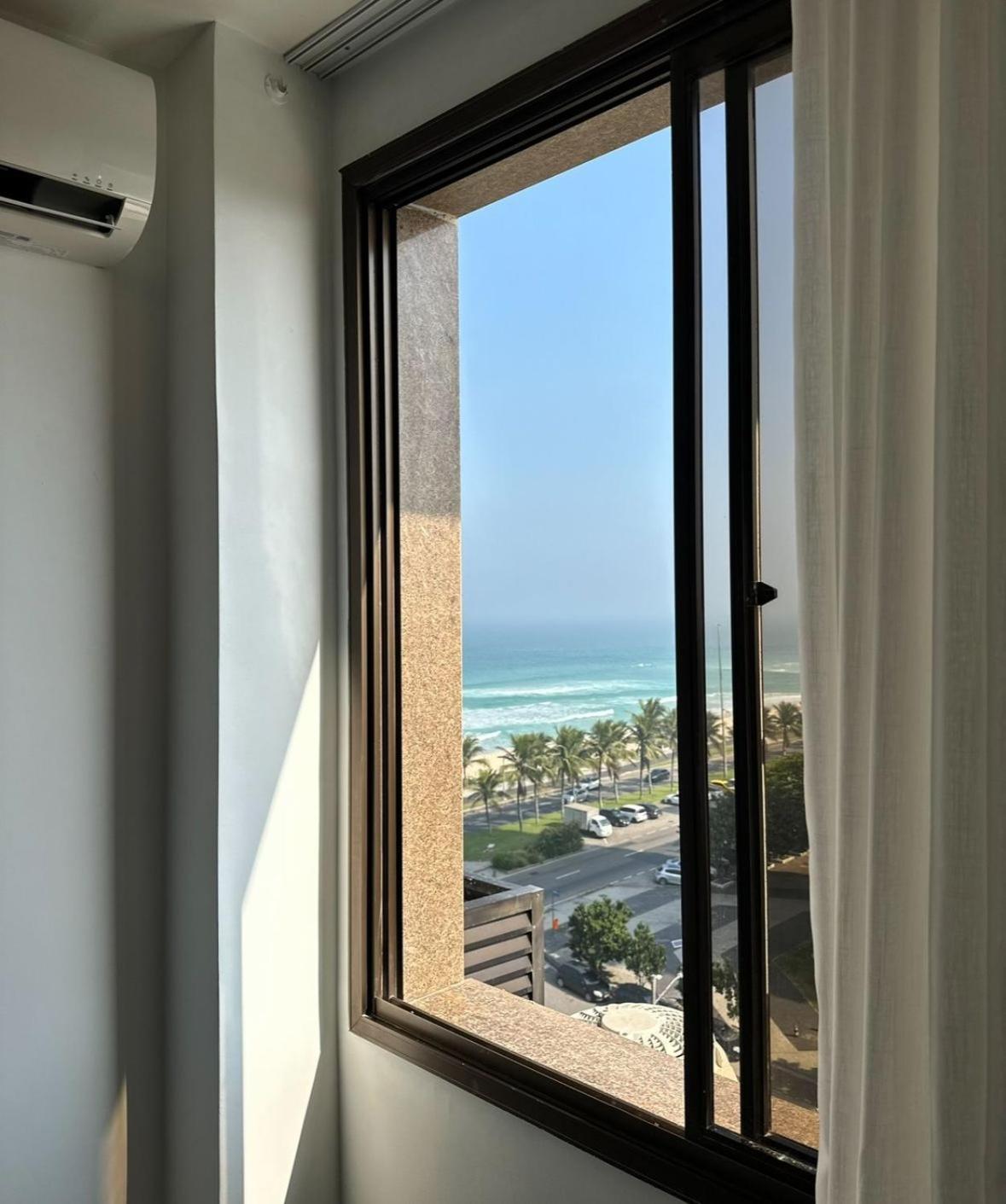Lindo Apto No Melhor Lugar Da Barra Da Tijuca! Com Uma Vista De Tirar O Folego, Frente Para O Mar! Totalmente Equipado E Decorado Ao Lado Dos Melhores Hoteis E Quiosques Da Barra! Portaria 24H, Piscina, Sauna, Jacuzzi, Academia, Garagem, Wi-Fi, Lavan Rio de Janeiro Buitenkant foto