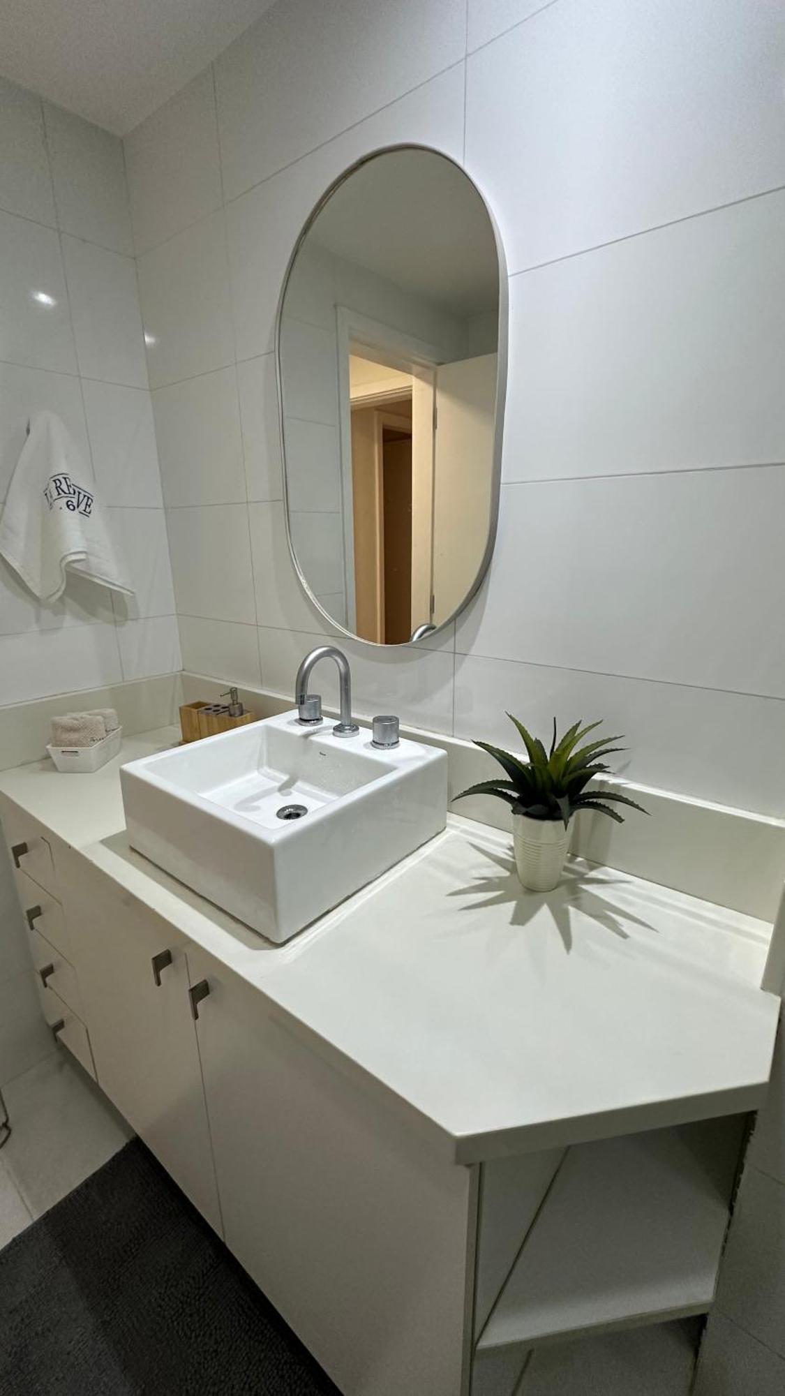 Lindo Apto No Melhor Lugar Da Barra Da Tijuca! Com Uma Vista De Tirar O Folego, Frente Para O Mar! Totalmente Equipado E Decorado Ao Lado Dos Melhores Hoteis E Quiosques Da Barra! Portaria 24H, Piscina, Sauna, Jacuzzi, Academia, Garagem, Wi-Fi, Lavan Rio de Janeiro Buitenkant foto