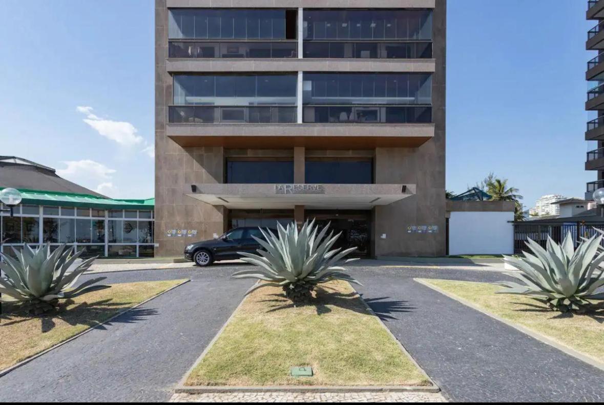 Lindo Apto No Melhor Lugar Da Barra Da Tijuca! Com Uma Vista De Tirar O Folego, Frente Para O Mar! Totalmente Equipado E Decorado Ao Lado Dos Melhores Hoteis E Quiosques Da Barra! Portaria 24H, Piscina, Sauna, Jacuzzi, Academia, Garagem, Wi-Fi, Lavan Rio de Janeiro Buitenkant foto