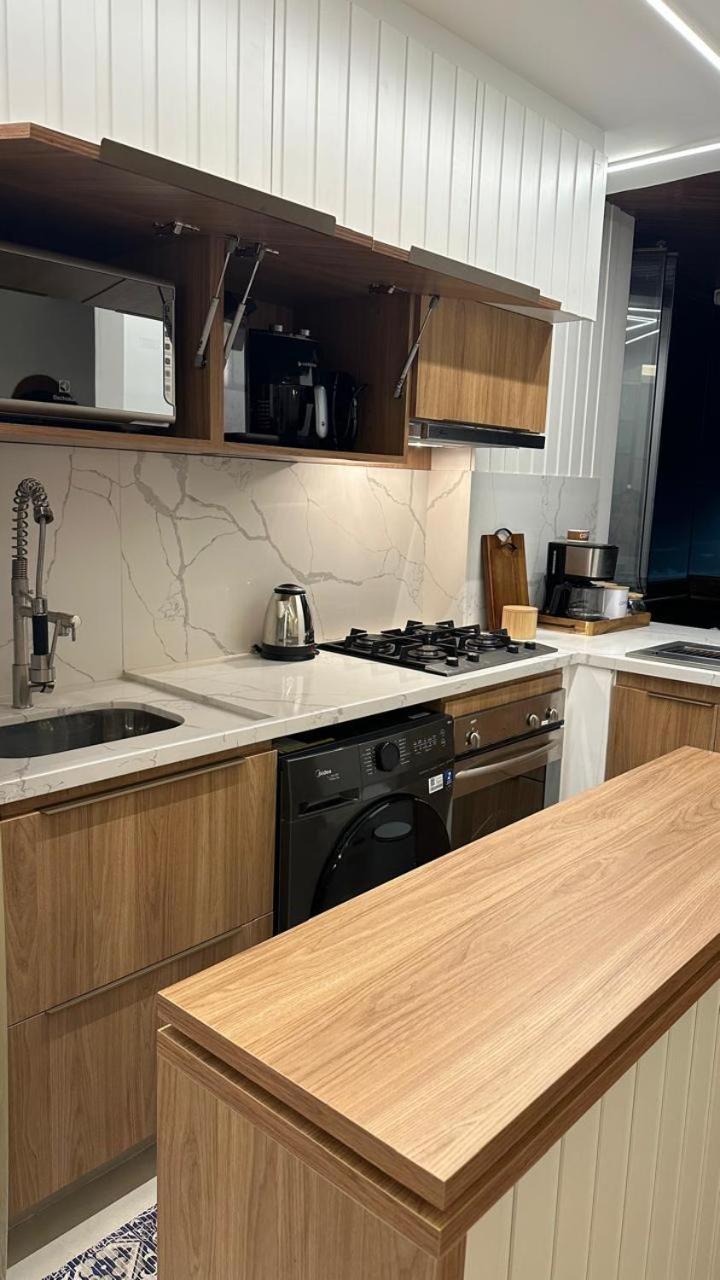 Lindo Apto No Melhor Lugar Da Barra Da Tijuca! Com Uma Vista De Tirar O Folego, Frente Para O Mar! Totalmente Equipado E Decorado Ao Lado Dos Melhores Hoteis E Quiosques Da Barra! Portaria 24H, Piscina, Sauna, Jacuzzi, Academia, Garagem, Wi-Fi, Lavan Rio de Janeiro Buitenkant foto