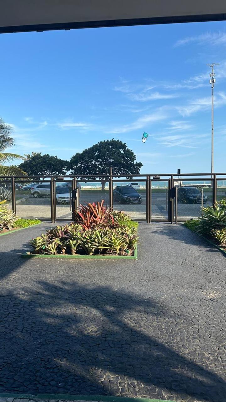 Lindo Apto No Melhor Lugar Da Barra Da Tijuca! Com Uma Vista De Tirar O Folego, Frente Para O Mar! Totalmente Equipado E Decorado Ao Lado Dos Melhores Hoteis E Quiosques Da Barra! Portaria 24H, Piscina, Sauna, Jacuzzi, Academia, Garagem, Wi-Fi, Lavan Rio de Janeiro Buitenkant foto